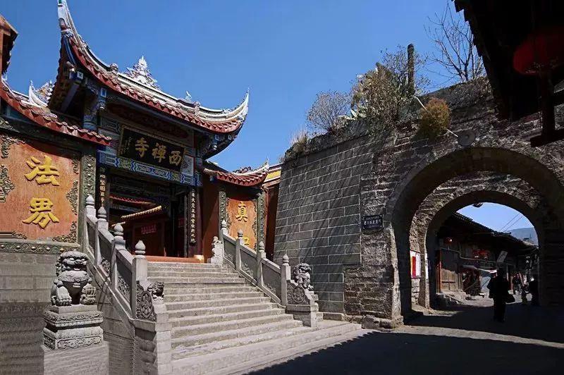 化简求值的升级版：先化简，再解不等式组，最后挑选合适的数代入游戏画面